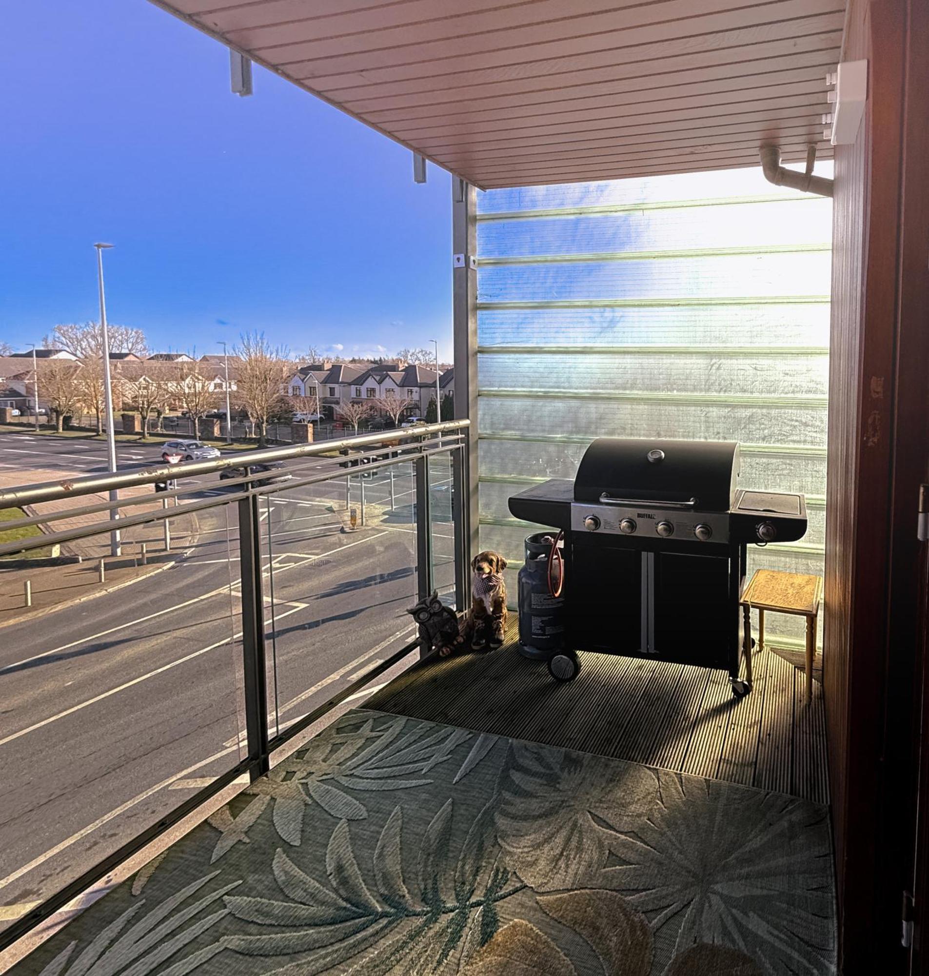 Skyview Retreat Spacious Comfort Lucan Esterno foto